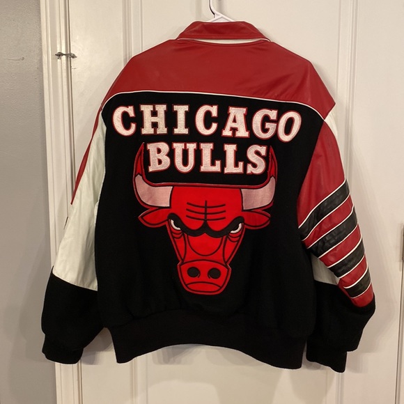 J.H. Design Authentic 1995 Chicago Bulls Eastern Conference Leather Jacket - Picture 3 of 15